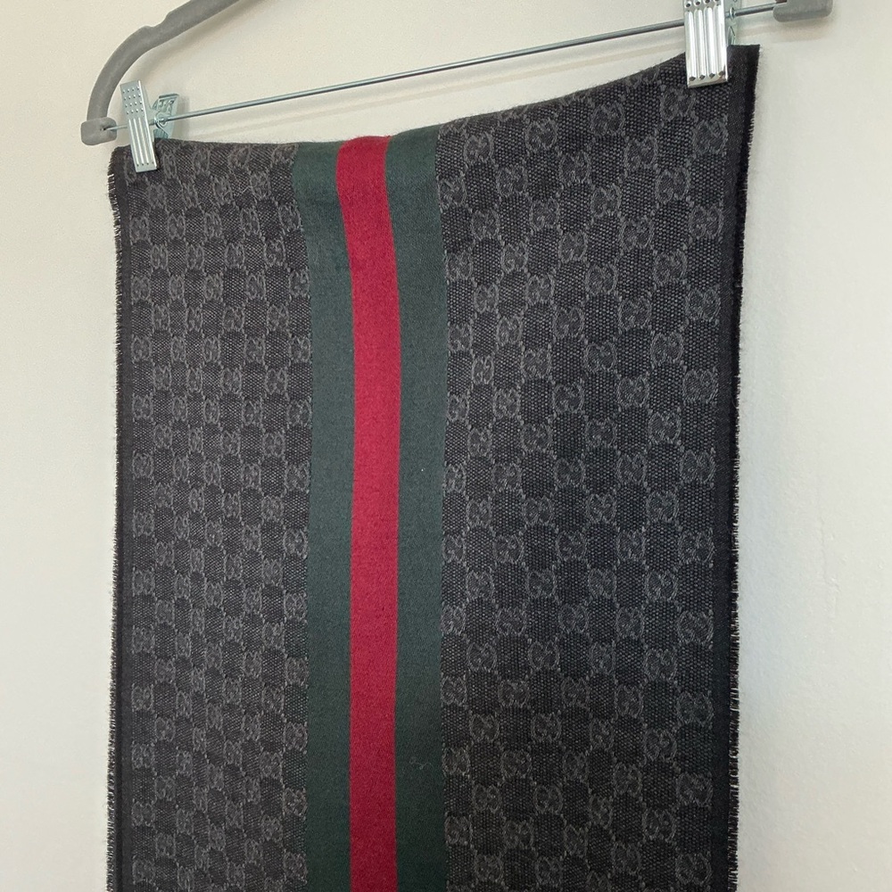 Gucci Black Wool Logo Scarf with Green Red Stripe Wool Blend Scarf - Picture 6 of 9